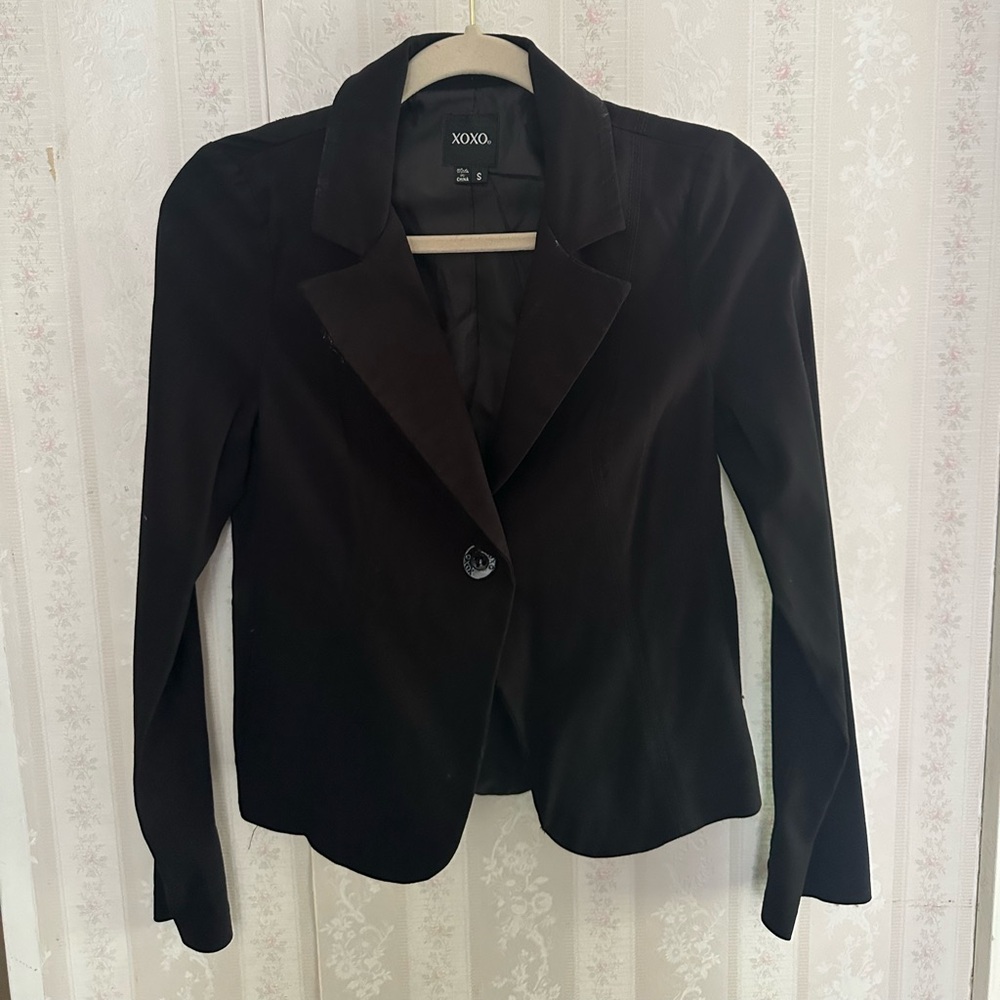 Black simple blazer